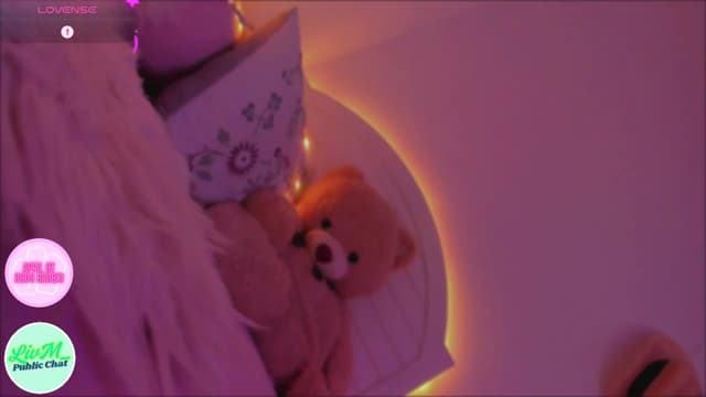 Gallery image thumbnail from LivM_'s myfreecams stream on, 04/30/2025, 09:41 image 12 of 20