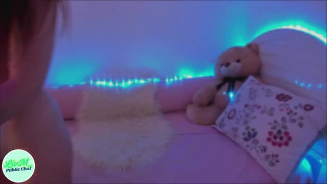 Gallery image thumbnail from LivM_'s myfreecams stream on, 05/03/2025, 08:53 image 12 of 20