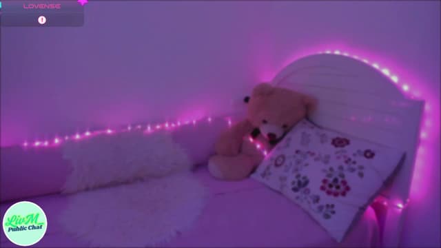 Gallery image thumbnail from LivM_'s myfreecams stream on, 05/05/2025, 08:28 image 13 of 20