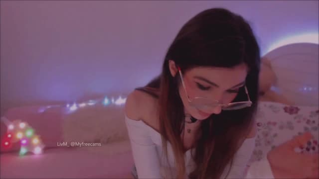 Gallery image thumbnail from LivM_'s myfreecams stream on, 05/19/2025, 08:15 image 18 of 20