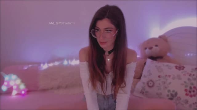 Gallery image thumbnail from LivM_'s myfreecams stream on, 05/19/2025, 08:15 image 16 of 20