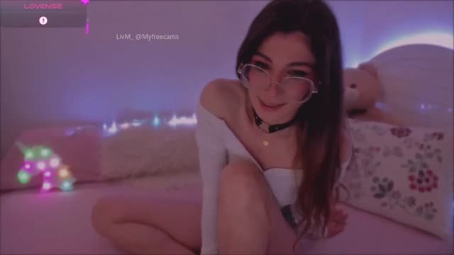Gallery image thumbnail from LivM_'s myfreecams stream on, 05/19/2025, 08:15 image 10 of 20