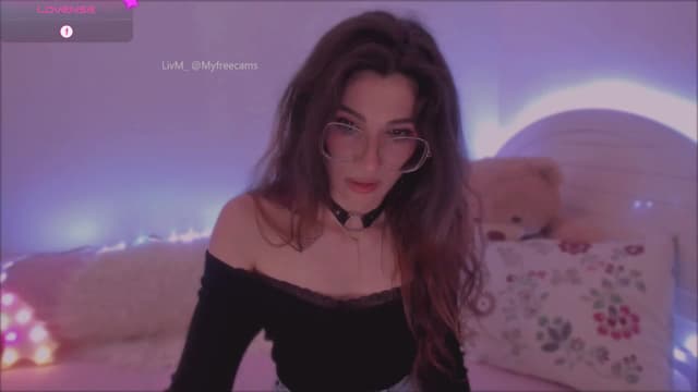 Gallery image thumbnail from LivM_'s myfreecams stream on, 05/21/2025, 07:44 image 9 of 20