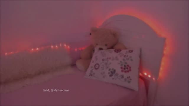 Gallery image thumbnail from LivM_'s myfreecams stream on, 05/21/2025, 08:30 image 8 of 20