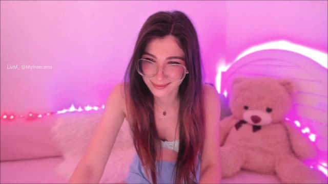 Gallery image thumbnail from LivM_'s myfreecams stream on, 05/27/2025, 07:02 image 16 of 20