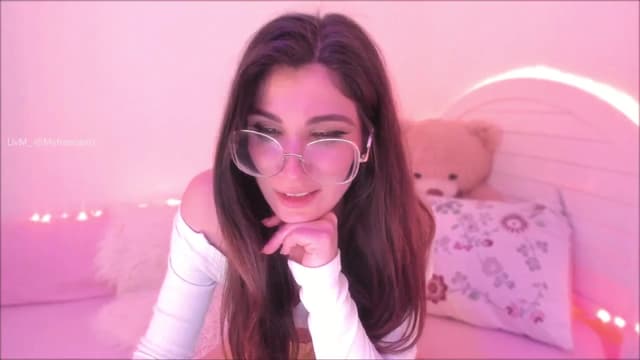 Gallery image thumbnail from LivM_'s myfreecams stream on, 05/29/2025, 08:40 image 17 of 20