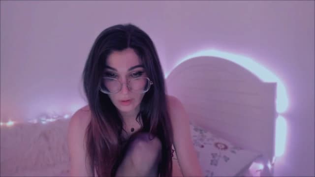 Gallery image thumbnail from LivM_'s myfreecams stream on, 06/01/2025, 08:45 image 10 of 20
