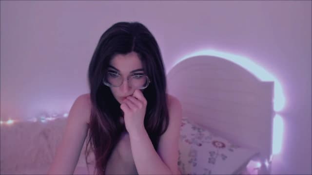 Gallery image thumbnail from LivM_'s myfreecams stream on, 06/01/2025, 08:45 image 6 of 20