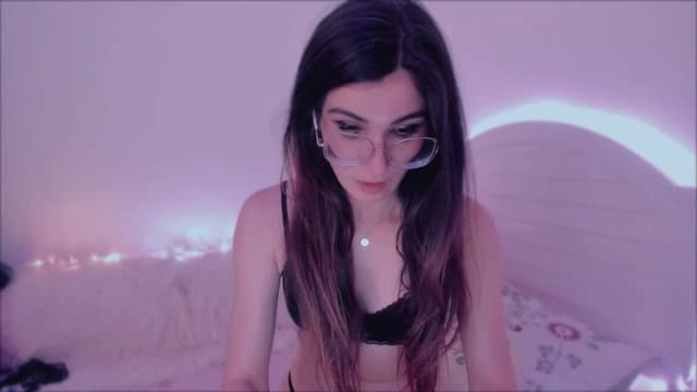 Gallery image thumbnail from LivM_'s myfreecams stream on, 06/01/2025, 08:45 image 18 of 20