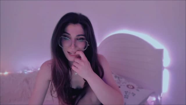 Gallery image thumbnail from LivM_'s myfreecams stream on, 06/01/2025, 08:45 image 4 of 20