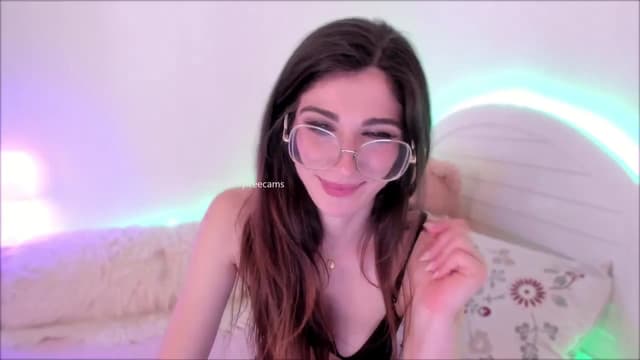 Gallery image thumbnail from LivM_'s myfreecams stream on, 06/04/2025, 08:07 image 18 of 20