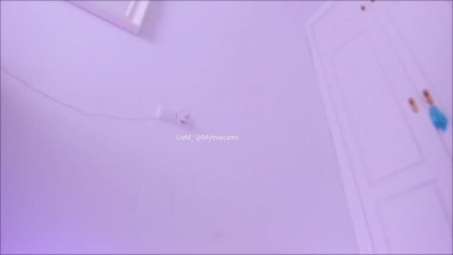 Gallery image thumbnail from LivM_'s myfreecams stream on, 06/06/2025, 07:49 image 14 of 20