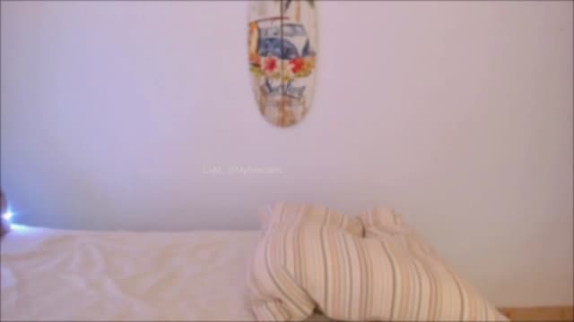 Gallery image thumbnail from LivM_'s myfreecams stream on, 06/27/2025, 07:38 image 4 of 20