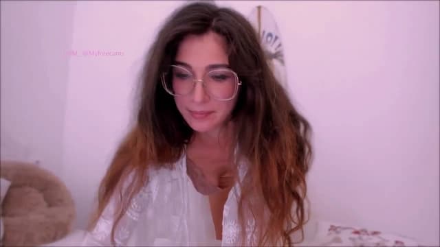 Gallery image thumbnail from LivM_'s myfreecams stream on, 08/08/2025, 08:35 image 7 of 20