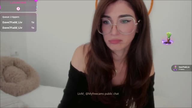 Gallery image thumbnail from LivM_'s myfreecams stream on, 10/05/2025, 09:31 image 12 of 20