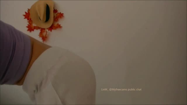 Gallery image thumbnail from LivM_'s myfreecams stream on, 10/22/2025, 07:59 image 8 of 20
