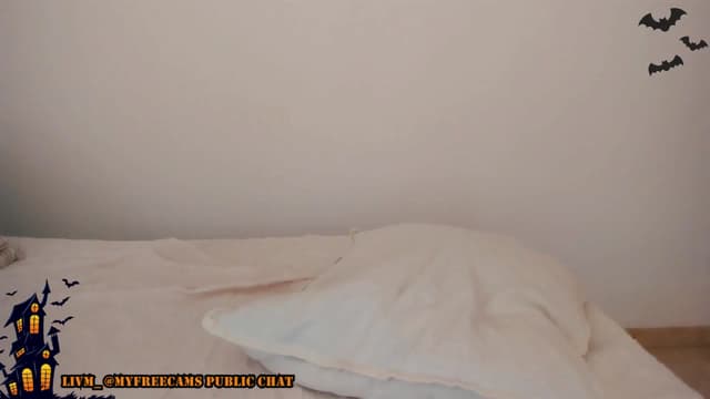 Gallery image thumbnail from LivM_'s myfreecams stream on, 10/30/2025, 09:31 image 5 of 20