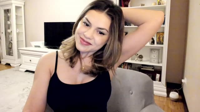 Gallery image thumbnail from Lu126's myfreecams stream on, 04/01/2023, 22:43 image 4 of 20
