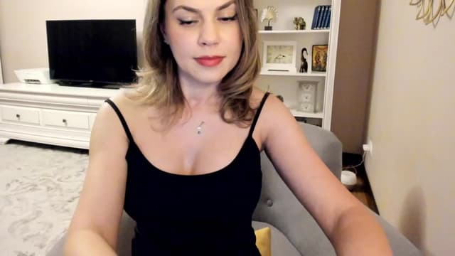 Gallery image thumbnail from Lu126's myfreecams stream on, 04/02/2023, 24:56 image 16 of 20