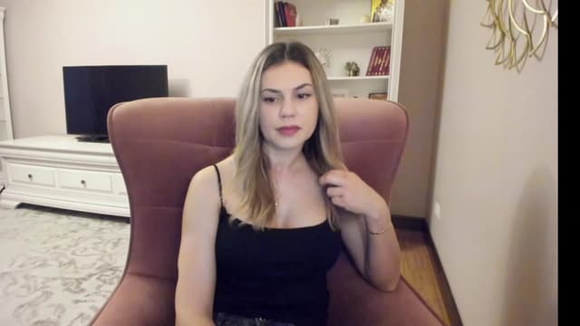 Gallery image thumbnail from Lu126's myfreecams stream on, 03/07/2024, 04:52 image 16 of 20