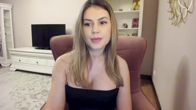 Gallery image thumbnail from Lu126's myfreecams stream on, 04/04/2024, 20:15 image 4 of 20