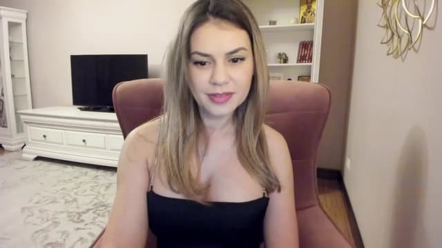 Gallery image thumbnail from Lu126's myfreecams stream on, 04/04/2024, 20:15 image 5 of 20