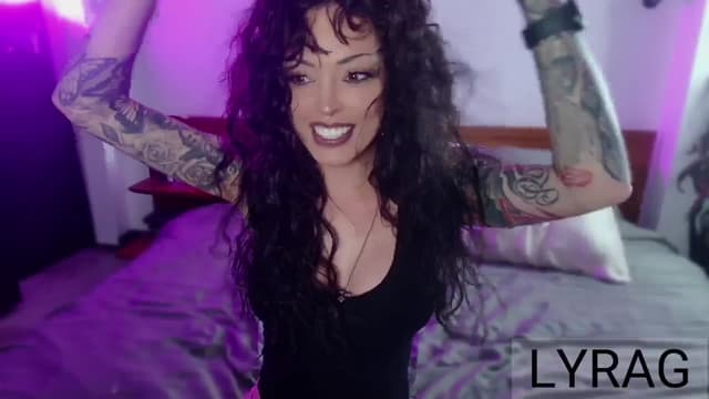 Gallery image thumbnail from LyraG's myfreecams stream on, 05/01/2025, 24:00 image 5 of 20