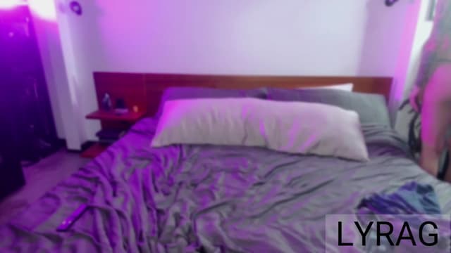 Gallery image thumbnail from LyraG's myfreecams stream on, 05/09/2025, 03:03 image 11 of 20