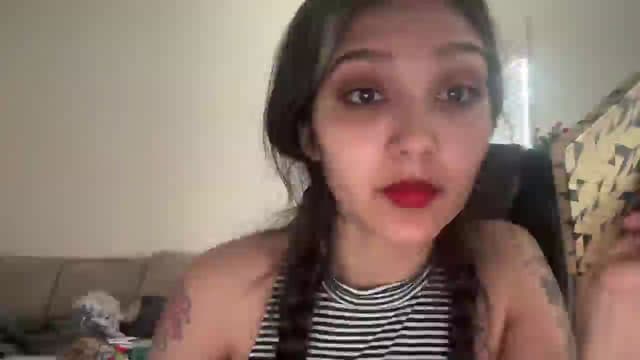 Gallery image thumbnail from MamaV's myfreecams stream on, 04/26/2025, 17:00 image 9 of 20