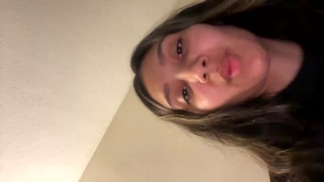 Gallery image thumbnail from MamaV's myfreecams stream on, 05/05/2025, 07:14 image 13 of 20
