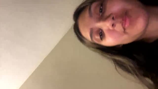Gallery image thumbnail from MamaV's myfreecams stream on, 05/05/2025, 07:14 image 16 of 20