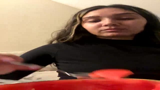 Gallery image thumbnail from MamaV's myfreecams stream on, 05/05/2025, 07:14 image 6 of 20