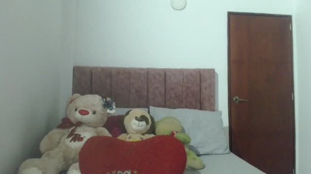 Gallery image thumbnail from Mao02's myfreecams stream on, 04/28/2024, 07:41 image 1 of 20