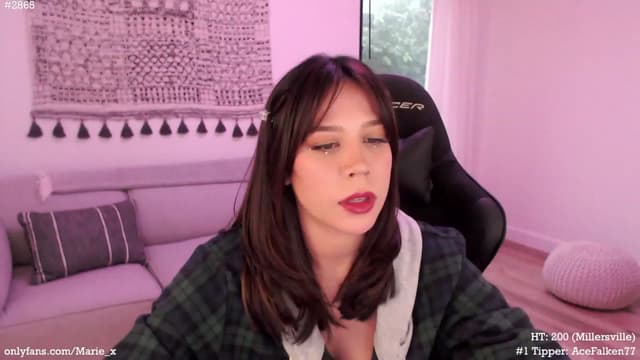 Gallery image thumbnail from Marie's myfreecams stream on, 01/05/2023, 03:46 image 3 of 20