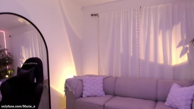 Gallery image thumbnail from Marie's myfreecams stream on, 01/22/2023, 05:15 image 15 of 20