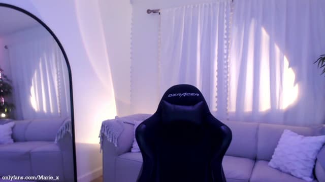 Gallery image thumbnail from Marie's myfreecams stream on, 01/26/2023, 05:04 image 19 of 20