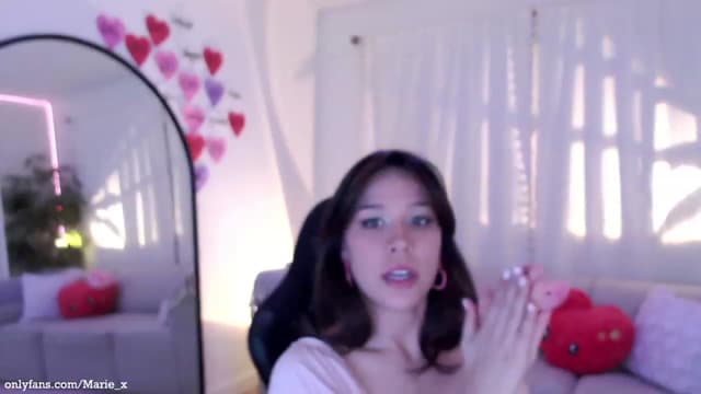 Gallery image thumbnail from Marie's myfreecams stream on, 02/02/2023, 05:07 image 4 of 20