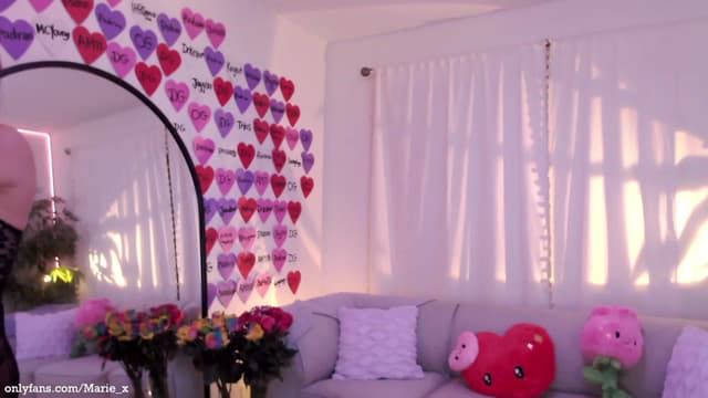 Gallery image thumbnail from Marie's myfreecams stream on, 02/14/2023, 08:06 image 13 of 20