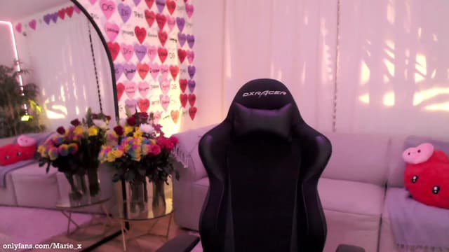 Gallery image thumbnail from Marie's myfreecams stream on, 02/18/2023, 04:01 image 5 of 20