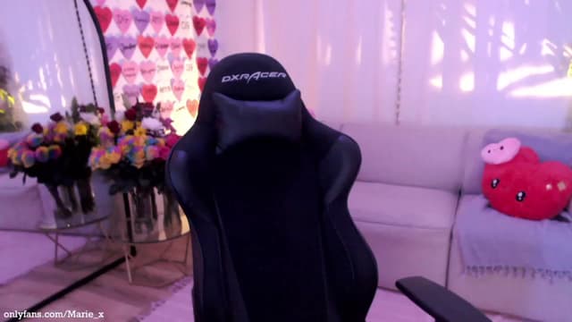Gallery image thumbnail from Marie's myfreecams stream on, 02/18/2023, 07:50 image 3 of 20