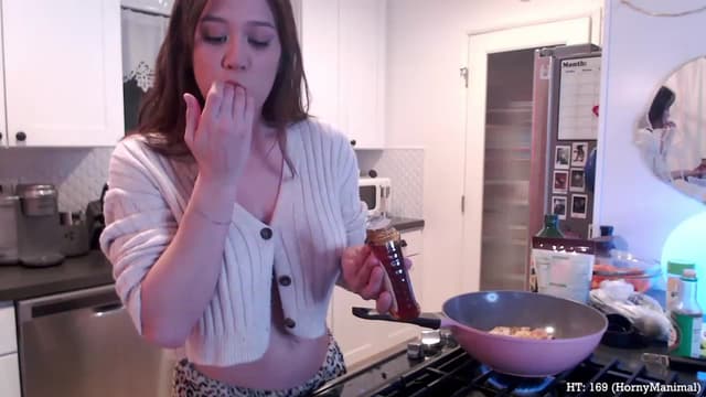 Gallery image thumbnail from Marie's myfreecams stream on, 04/06/2023, 06:19 image 11 of 20
