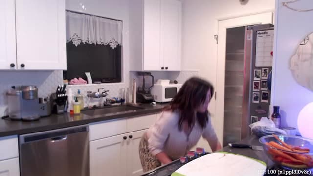 Gallery image thumbnail from Marie's myfreecams stream on, 04/06/2023, 06:19 image 1 of 20