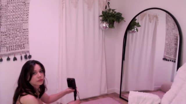 Gallery image thumbnail from Marie's myfreecams stream on, 04/12/2023, 05:53 image 14 of 20