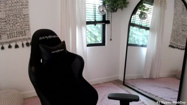 Gallery image thumbnail from Marie's myfreecams stream on, 04/29/2023, 02:44 image 6 of 20