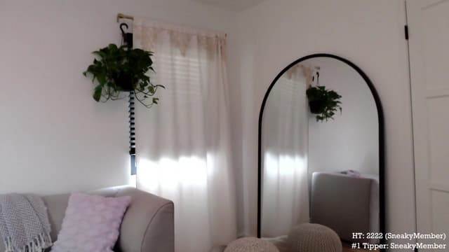 Gallery image thumbnail from Marie's myfreecams stream on, 08/01/2023, 24:01 image 13 of 20