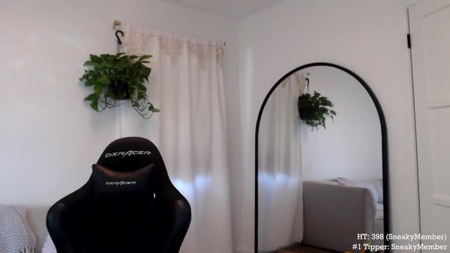 Gallery image thumbnail from Marie's myfreecams stream on, 08/11/2023, 24:29 image 16 of 20