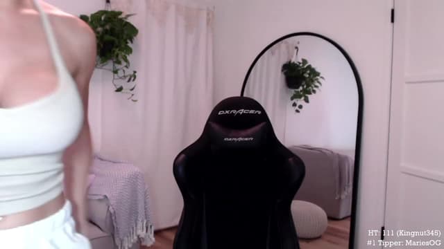 Gallery image thumbnail from Marie's myfreecams stream on, 09/20/2023, 05:03 image 5 of 20