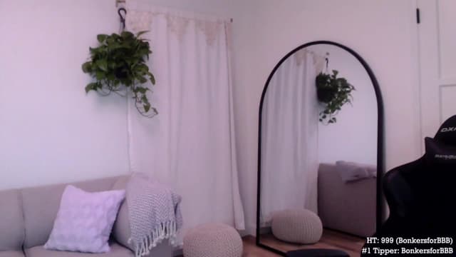 Gallery image thumbnail from Marie's myfreecams stream on, 10/04/2023, 04:05 image 3 of 20