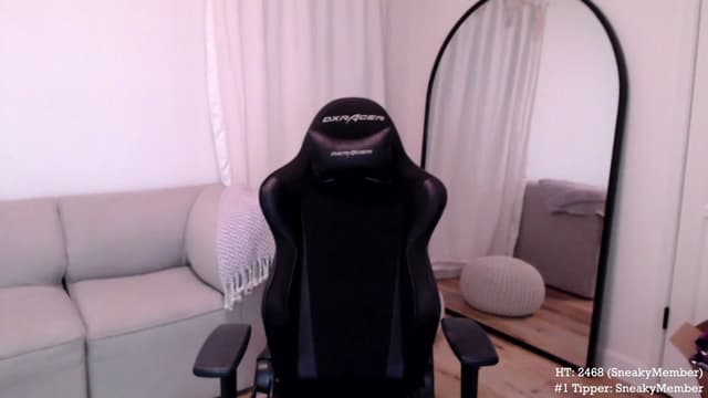 Gallery image thumbnail from Marie's myfreecams stream on, 10/17/2023, 05:19 image 15 of 20