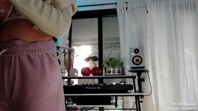 Gallery image thumbnail from Marie's myfreecams stream on, 11/11/2023, 24:52 image 19 of 20